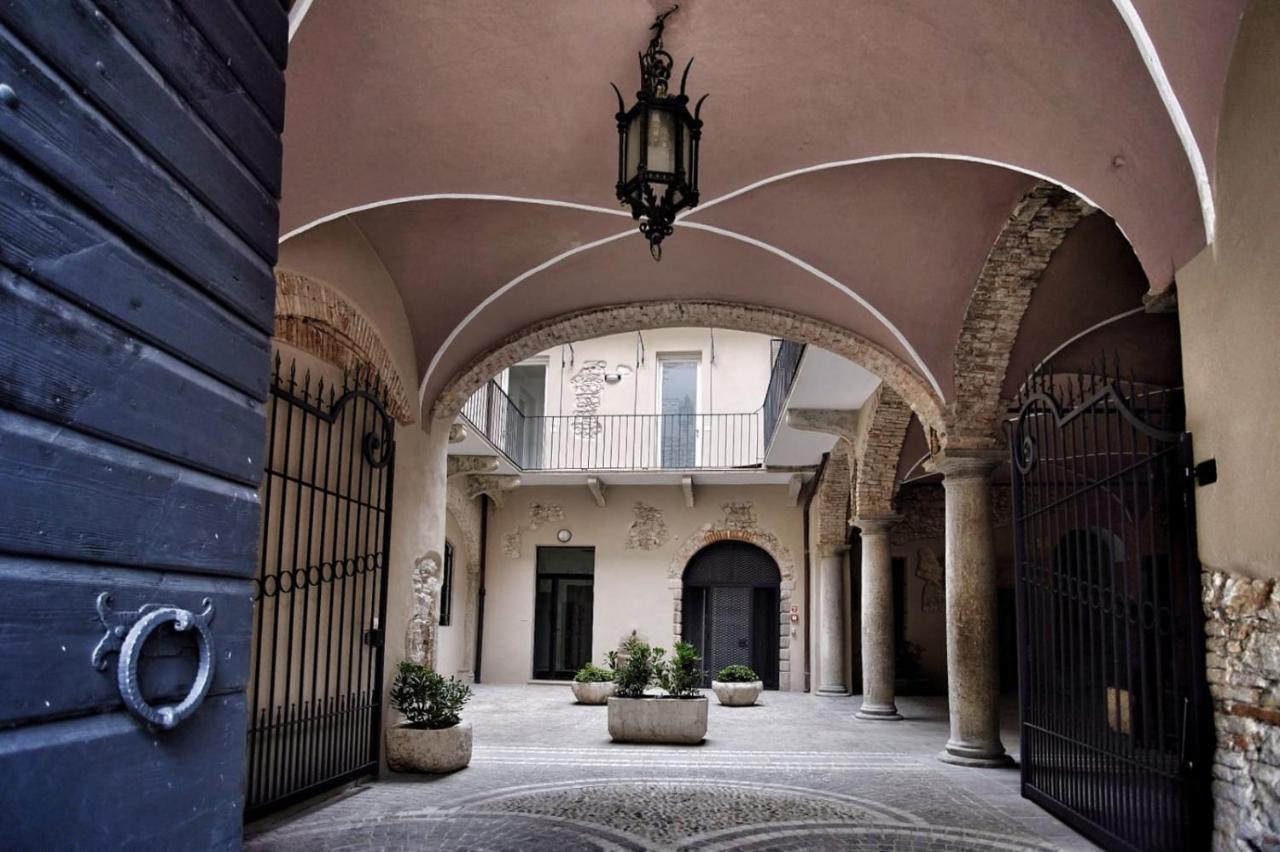Corte Trento Desenzano del Garda Esterno foto