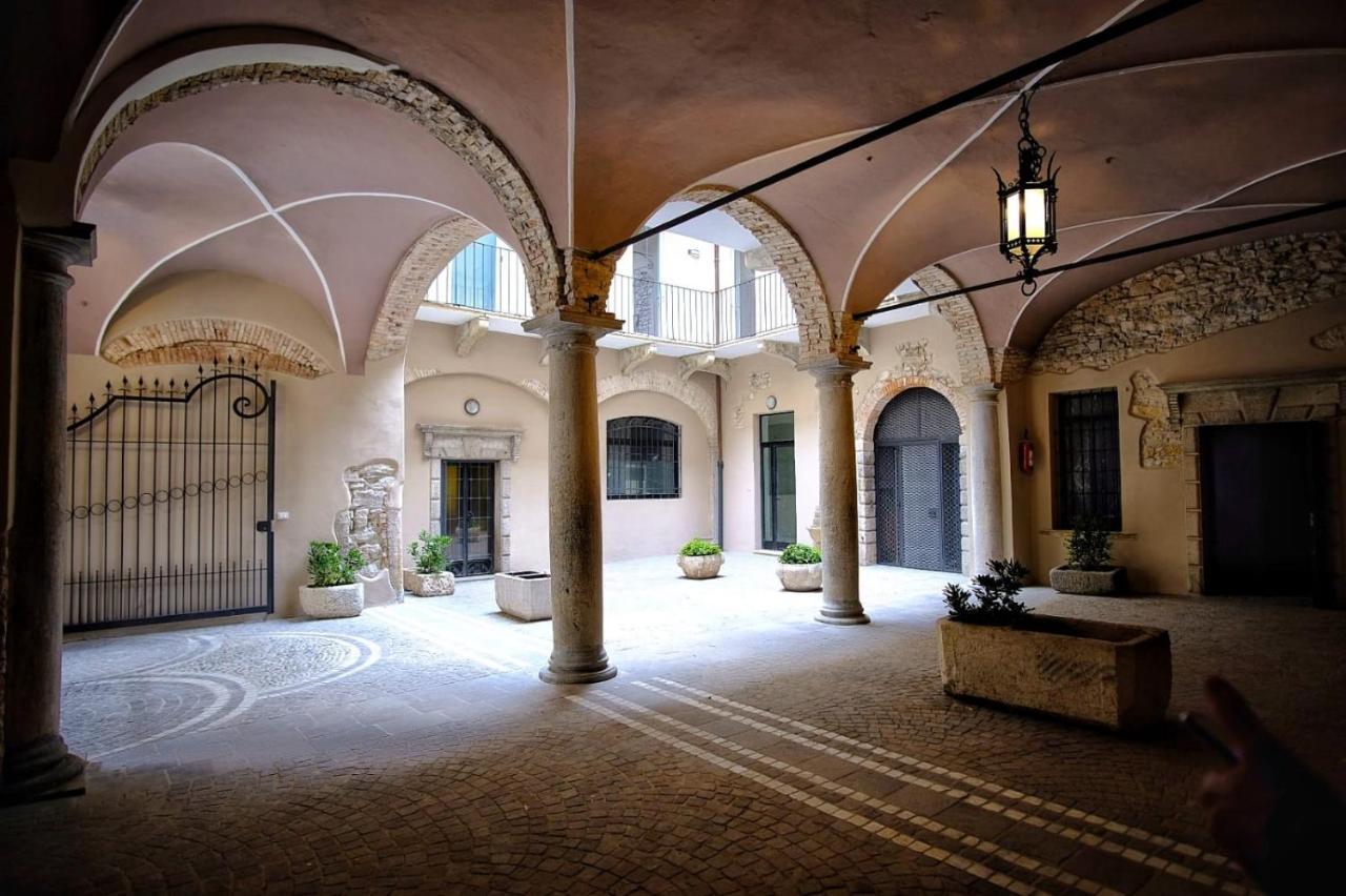 Corte Trento Desenzano del Garda Esterno foto